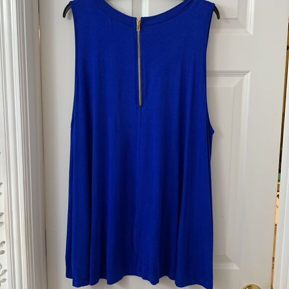 WD-NY Size 3X sleeveless scoopneck top with rope/gold chain detail. - Picture 2 of 10